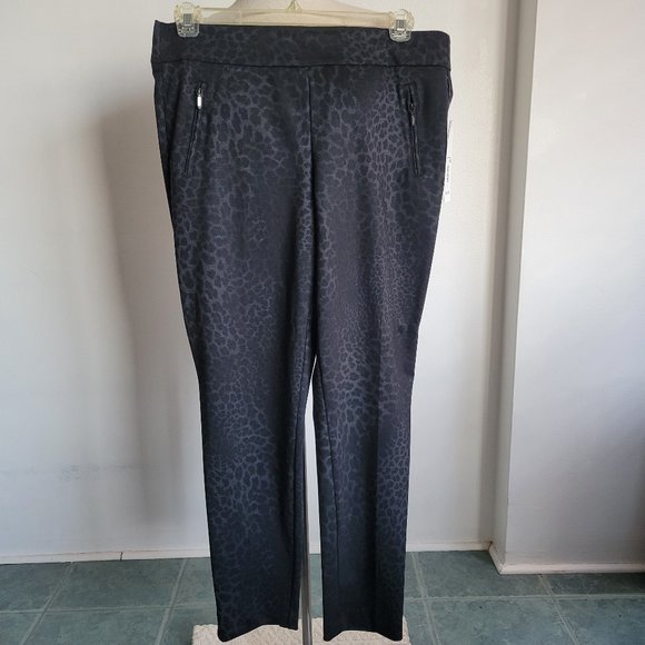 Massini Pants - NWT - FINAL SALE - MASSINI Essentials Women’s Skinny Leopard Pants (Size: L)